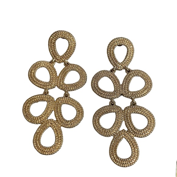 New in Bags 3 Pair of Gorgeous Gold Color Earrings - Picture 3 of 4